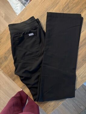 FIGS non high waisted Livingston pants